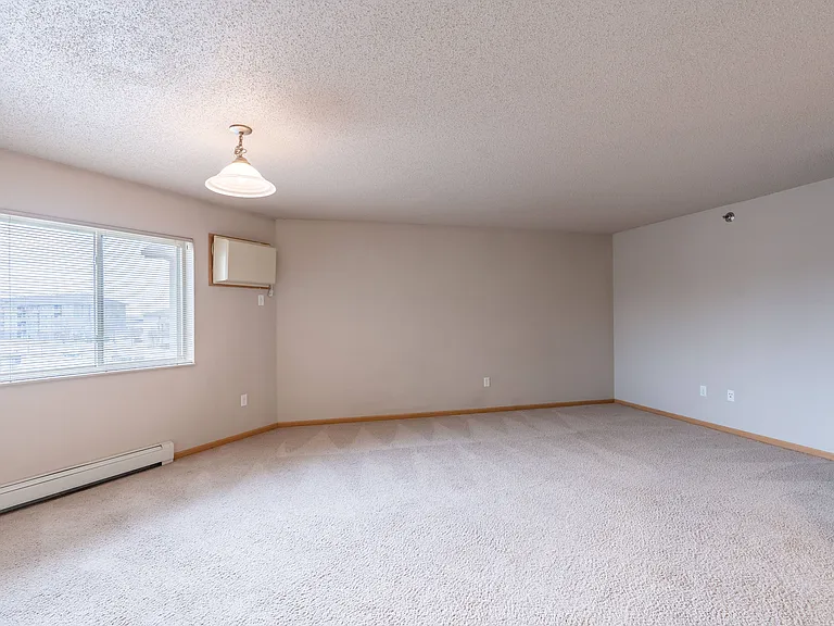 Fargo, ND East Bridge Apartments | 11B | Living