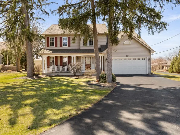 224 Roslyn Rd, Westmont, IL 60559