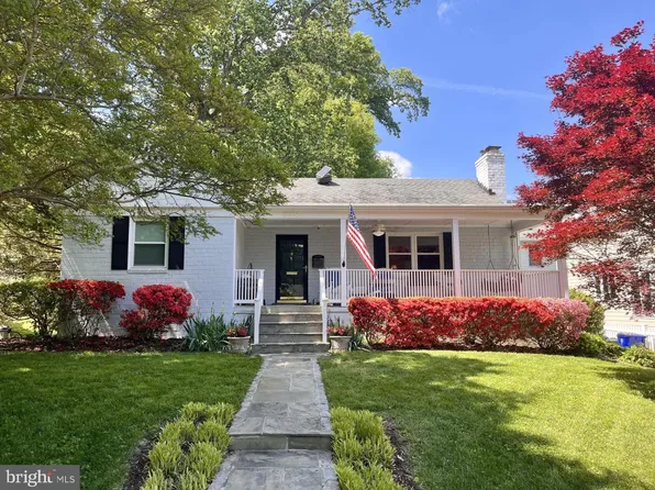 5803 Cleves Ln, Bethesda, MD 20816