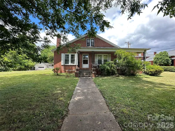 502 Connelly Springs Rd SW, Lenoir, NC 28645