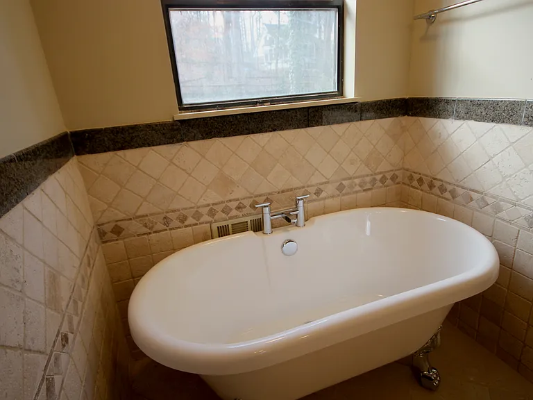 747 Bayliss Dr — Photo 2