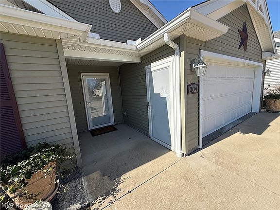 2nd image of 304 Woodland Way