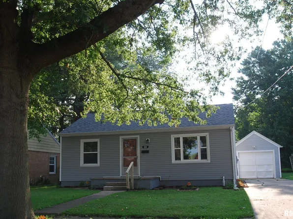 640 Dean Ct, Canton, IL 61520