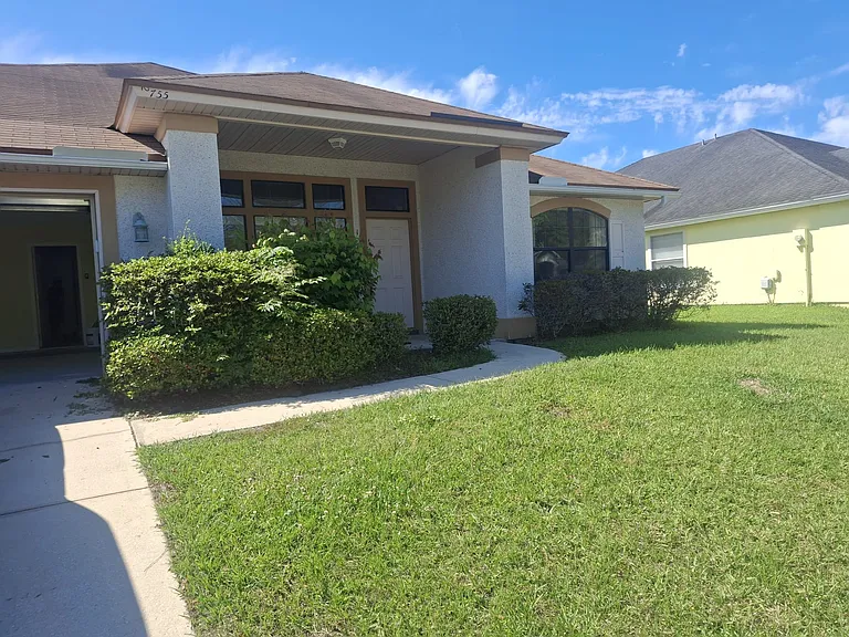 2755 Crumplehorn Ln — Photo 2