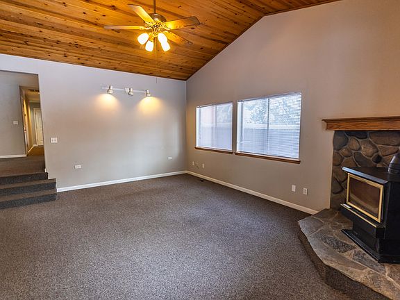 3rd image of 880 Tata Ln