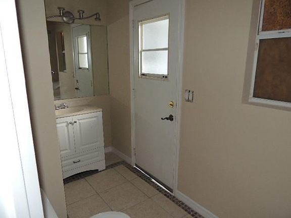 4th image of 1625 SW Alvaton Ave