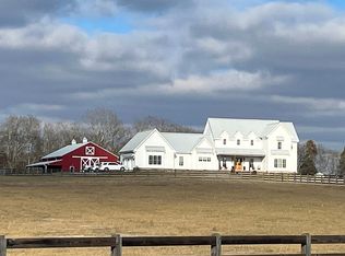 1151 Rogana Rd, Bethpage, TN 37022