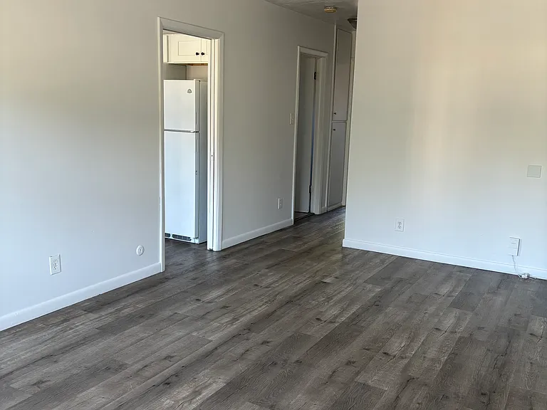 474 E 4th Ave — Photo 5