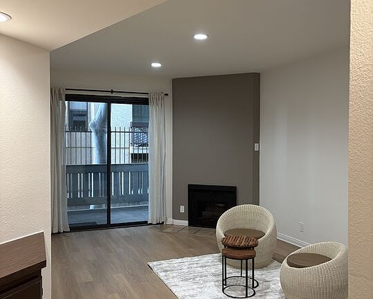 4th image of 8162 Manitoba St Unit 111