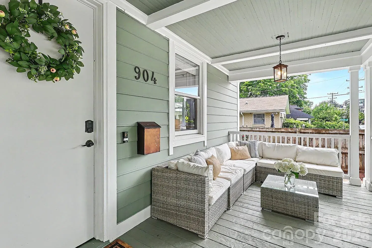 4 bed, 2922 sqft, $4,300 — Photo 2