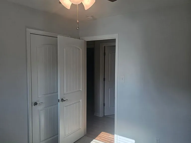 1068 Sharon Dr — Photo 16