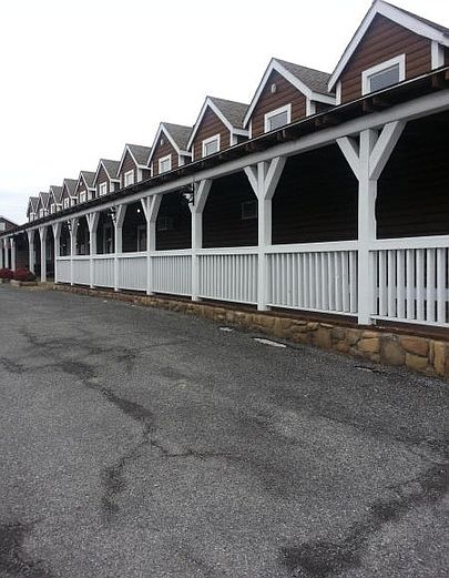 1st image of 2790 Roanoke St