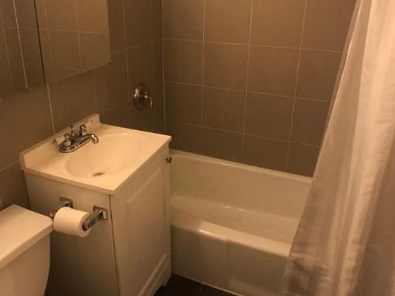 5th image of 402 E 83rd St #4DD