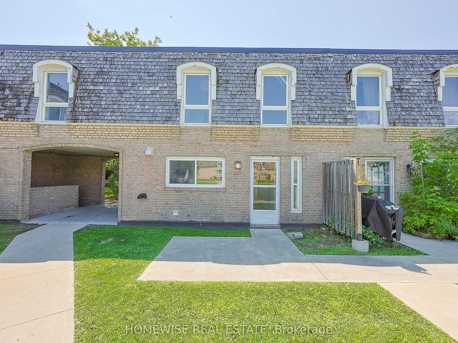 4 bed, $3,399 — Photo 1