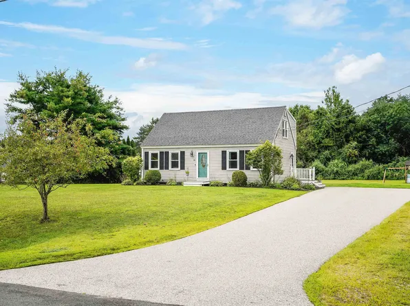 36 Holmgren Road, Stratham, NH 03885