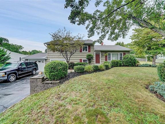 3rd image of 73 Hudson Dr