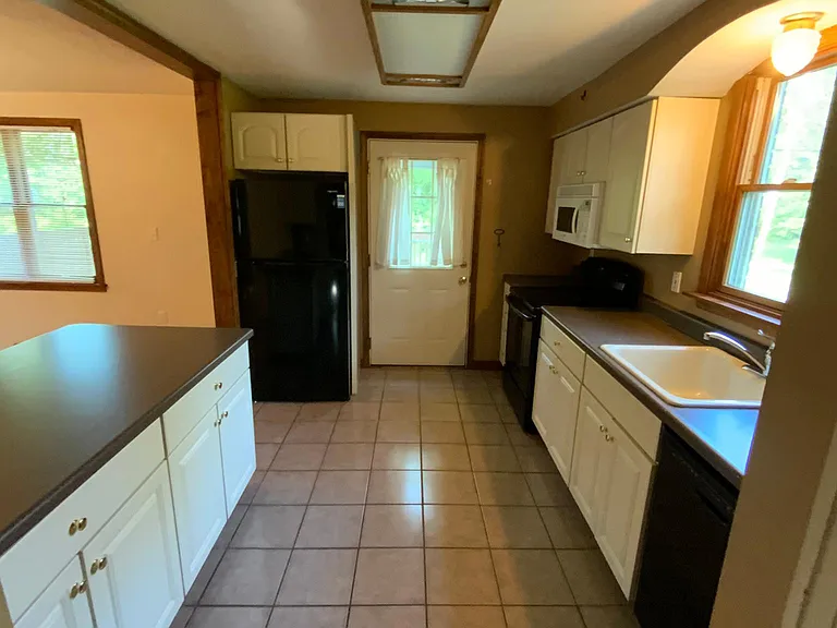 2287 Reis Run Rd — Photo 8