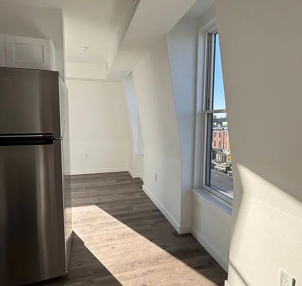 240-242 E Girard Ave — Photo 9