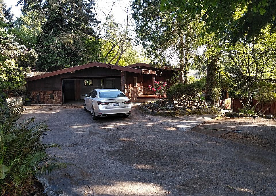 1st image of 1314 Bellevue Way SE