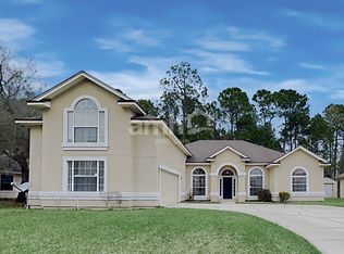 817 Heritage Lakes Dr, Jacksonville, FL 32218
