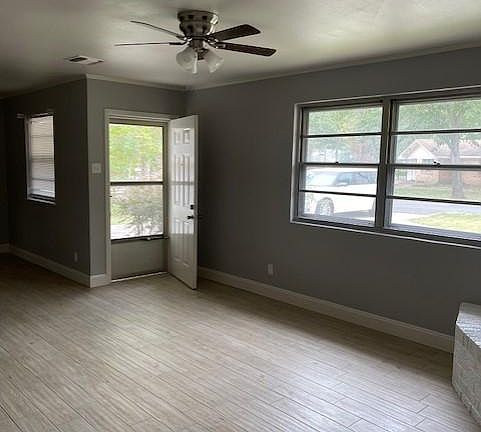 3rd image of 209 Carter Dr