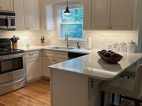 Custom cabinets, Quartz 