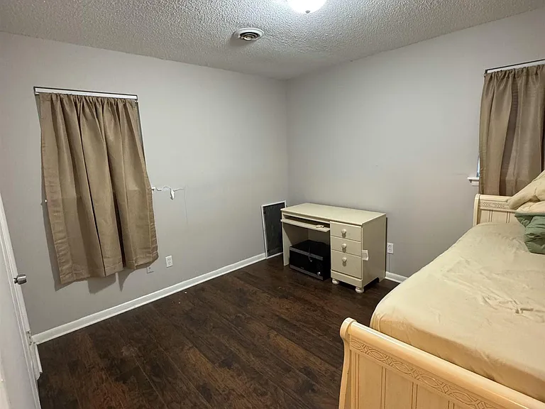 902 Danmann Cir SE — Photo 10