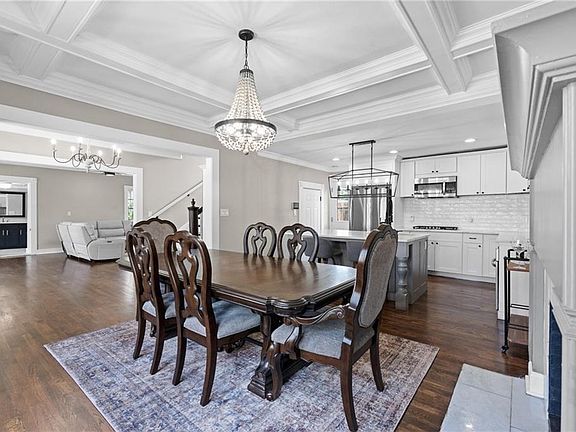 5th image of 804 W 33rd St