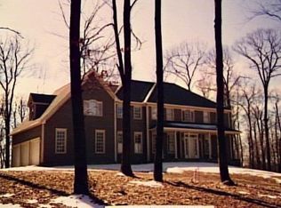 81 Horseshoe Ridge Rd, Newtown, CT 06482