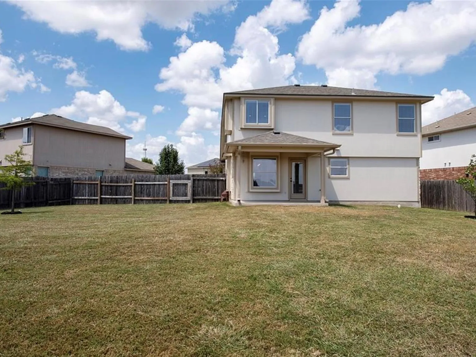 4 bed, 3.0 bath, 2161 sqft, $2,550 — Photo 2