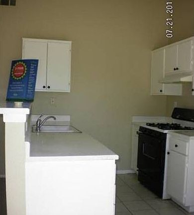 4th image of 15072 Radford Ave