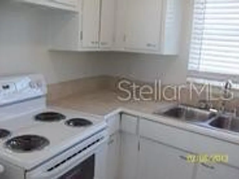 2433 Deedra St — Photo 7