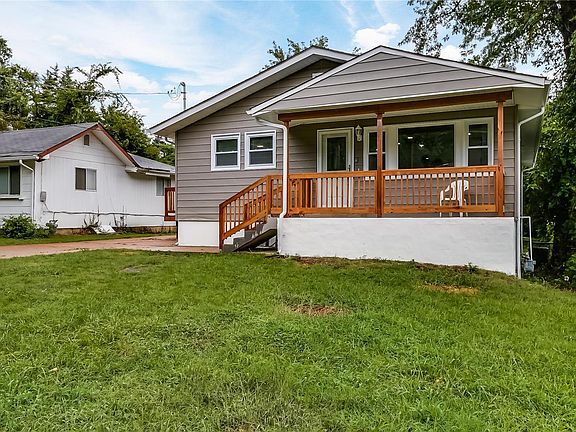 3rd image of 7557 Rowles Ave
