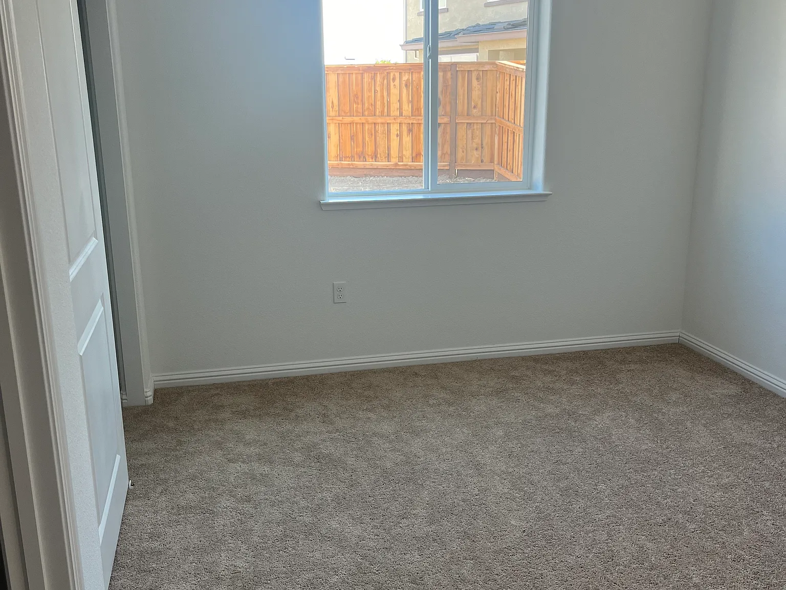 1 bed, 450 sqft, $1,350 — Photo 3