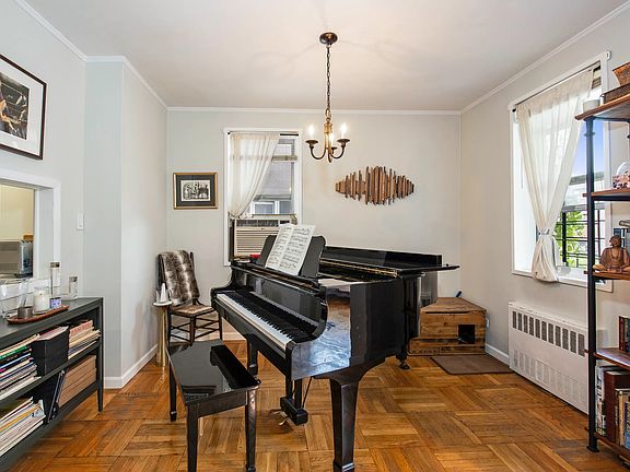 4th image of 3050 Fairfield Ave APT 3D