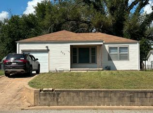 222 E Miller Ave, Mulvane, KS 67110