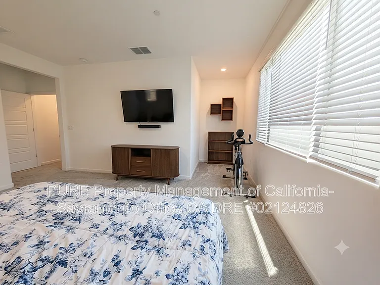 8840 Boes Way — Photo 6