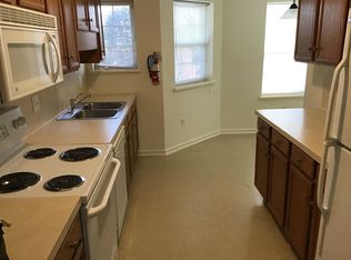 876 Salisbury Ct APT 10, Lancaster, PA 17601