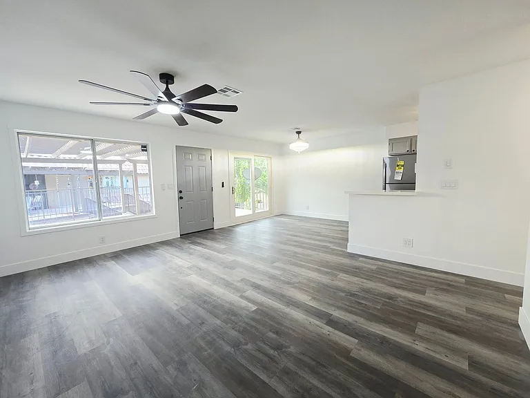 1833 Plum Ct — Photo 4
