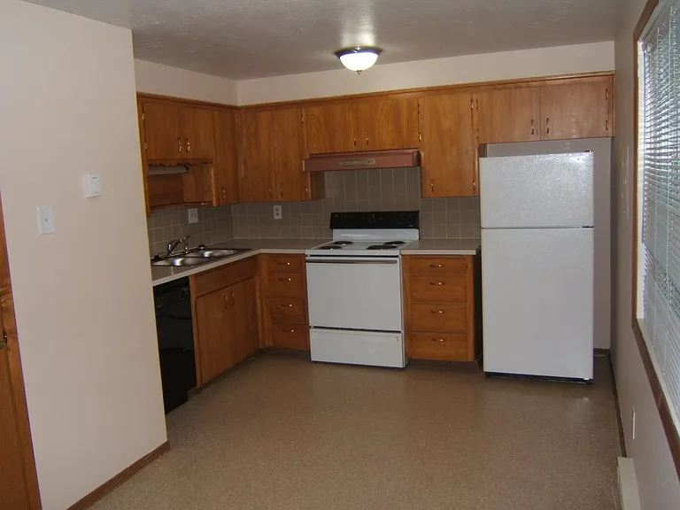 217 NW Timothy St — Photo 9