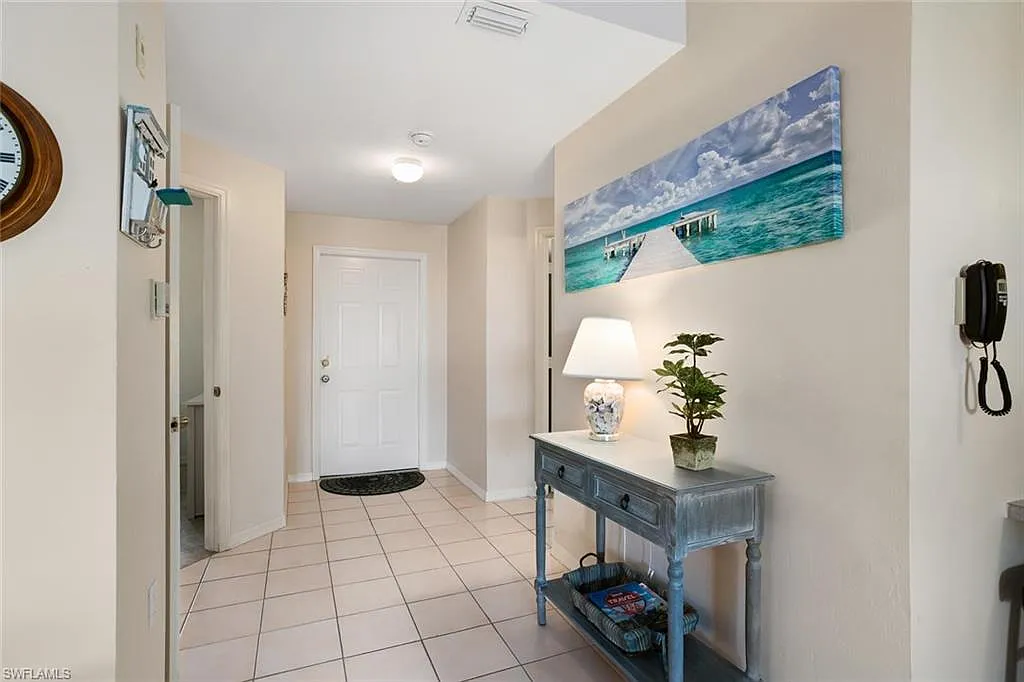 3 bed, 2.0 bath, 1308 sqft, $6,500 — Photo 3