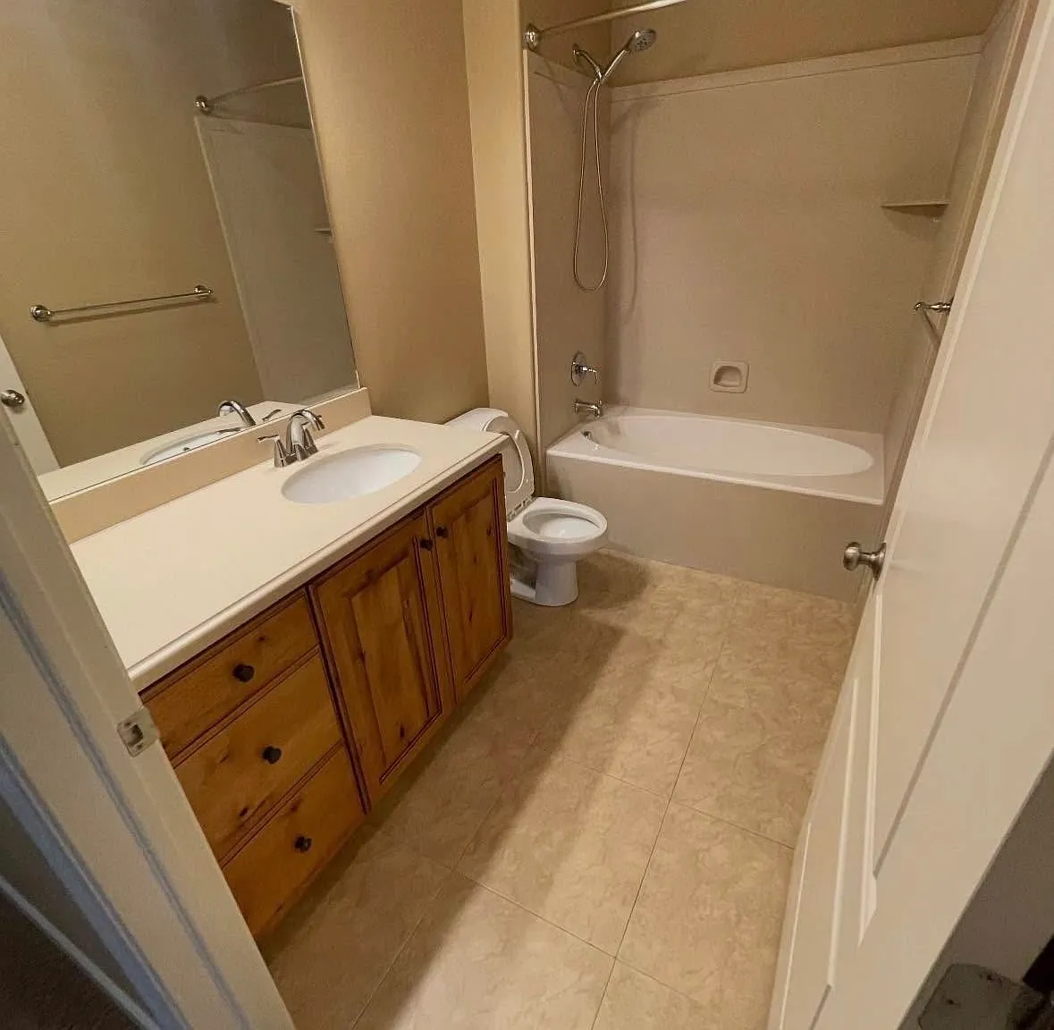 3 bed, 1450 sqft, $1,925 — Photo 4