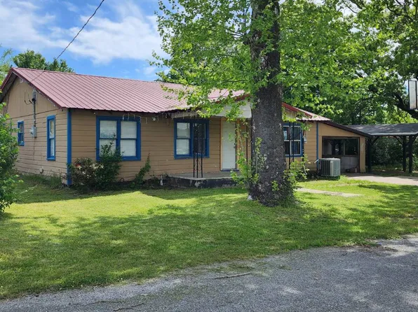 104 5th St, Talihina, OK 74571