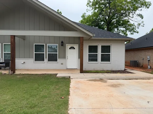 220 SW 2nd St #220, Blanchard, OK 73010