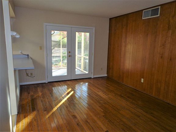 3rd image of 10007 Willow Park Dr SE