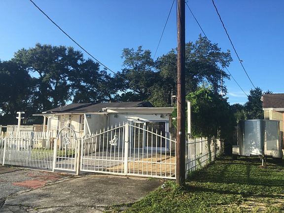 2nd image of 811 Lotus Ave