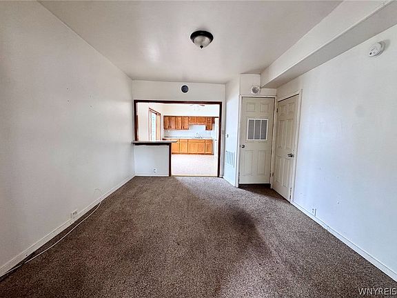 5th image of 403 Goethe St