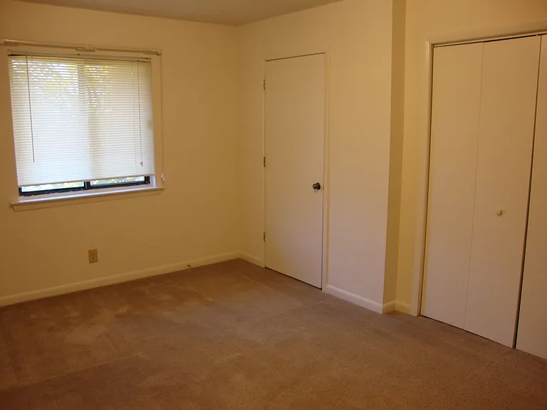 602 Washington St SE — Photo 4