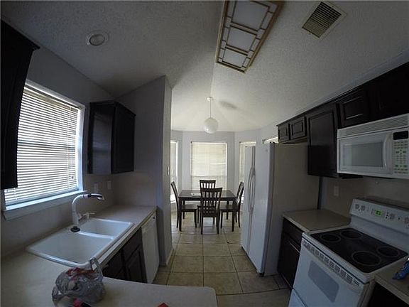 4th image of 6736 Silver Sage Dr