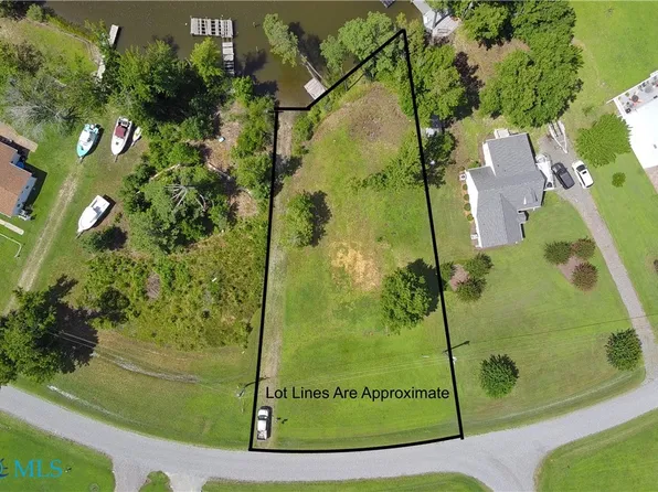 203 Tammy Dr, White Stone, VA 22578